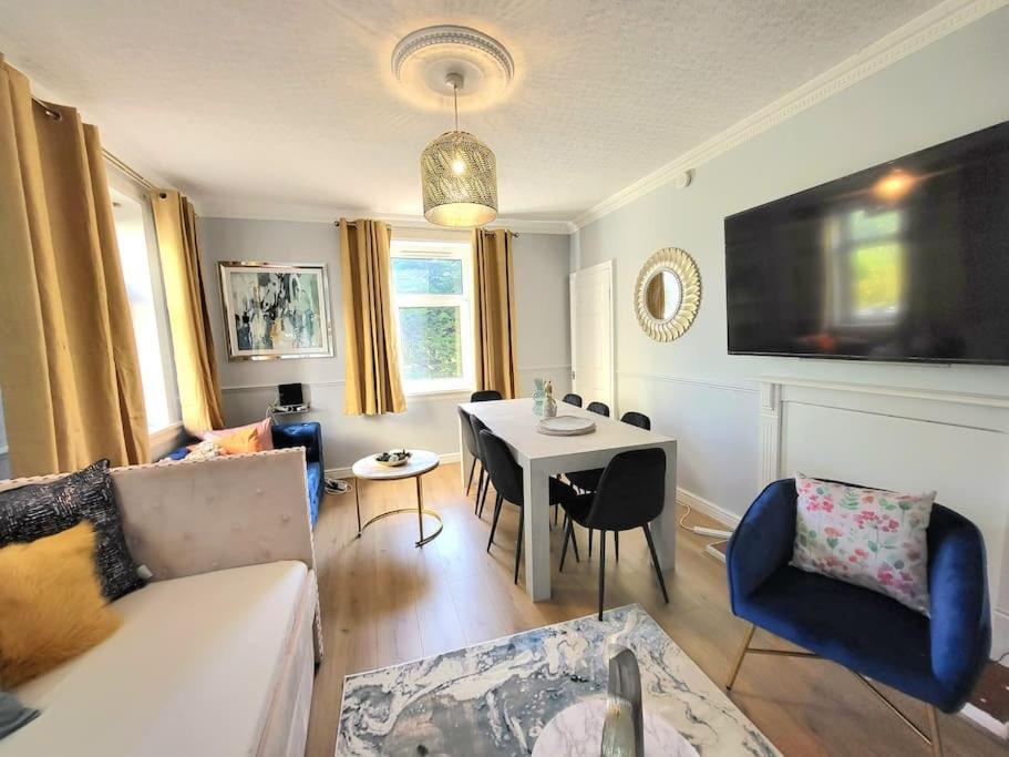 4 Bedrooms Apartment By Sensational Stay Short Lets & Serviced Accommodation EDI Eksteriør bilde