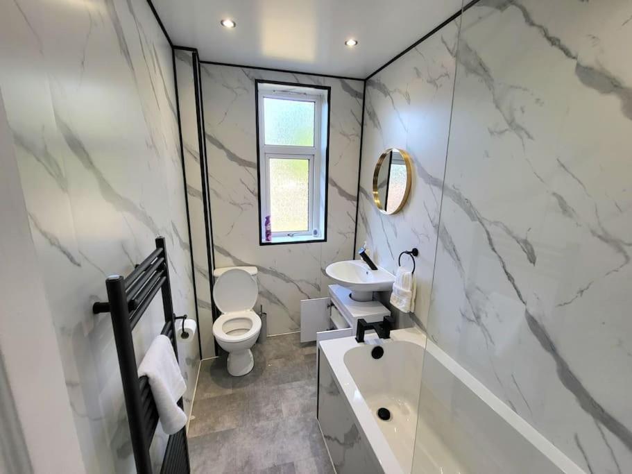 4 Bedrooms Apartment By Sensational Stay Short Lets & Serviced Accommodation EDI Eksteriør bilde